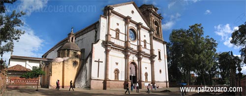 Panorámica de la fachada (Basílica de Nuestra Señora de la Salud)