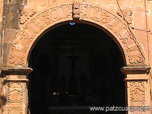 Detalle del arco de la entrada